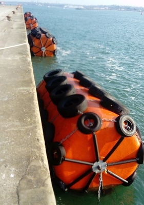 Amortisseur rempli de mousse de butoir de protection de bateau avec le pneu et la chaîne