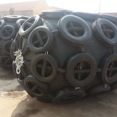 Marine Inflatable Yokohama Pneumatic Fender avec la chaîne et le pneu