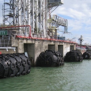 amortisseur de 50Kpa 80Kpa Marine Yokohama Pneumatic Type Rubber pour accoupler le bateau