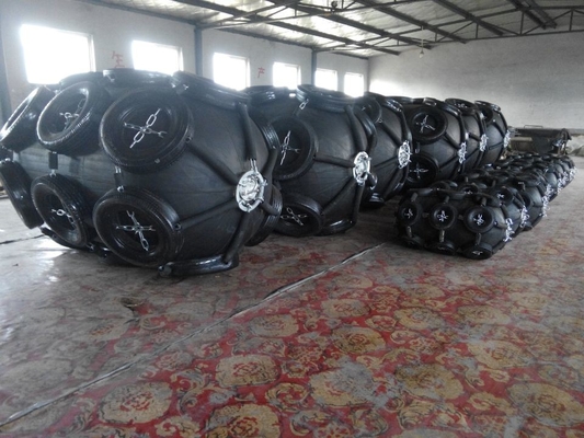 50kpa Marine Pneumatic Rubber Buoy Fenders avec le pneu d'avion