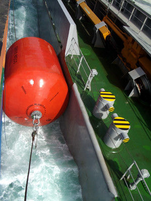 Polyurea enduisant l'amortisseur EVA Foam Fender durable de mousse de SPUA de l'absorption de haute énergie à la jetée