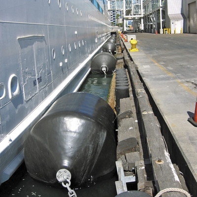 Revêtement de flottement de Polyurea d'amortisseur de bateau d'EVA avec le port adapté aux besoins du client anti-collision