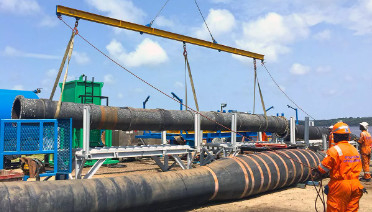 Tuyau de flottement de norme de .OCIMF GMPHOM 2009 avec une extrémité renforcée pour le gaz naturel de carburant liquide