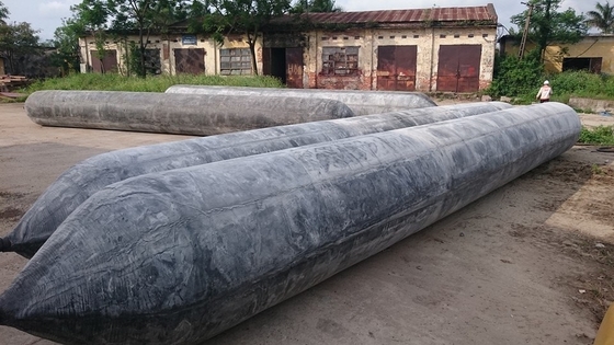 Récupération Marine Rubber Balloon Airbag pour que tirer étaye gros porteur dans les chantiers navaux