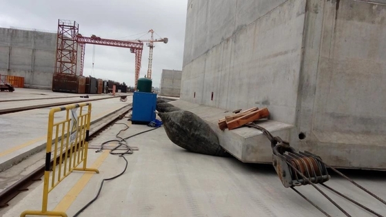 Récupération Marine Rubber Balloon Airbag pour que tirer étaye gros porteur dans les chantiers navaux