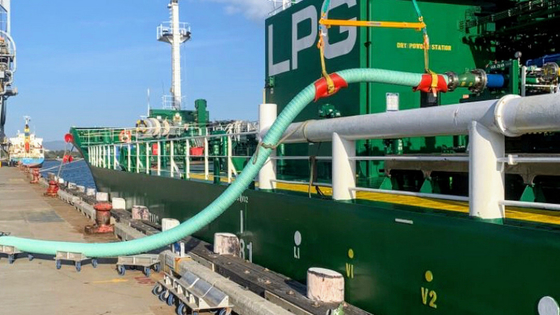 Tuyau renforcé NAVIRE-NAVIRE utilisé sur le dock de quai pour le transport de pétrole brut