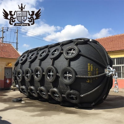 ISO 17357 Standard 50kPa/80kPa Fender en caoutchouc de Yokohama avec pneu et chaîne Fender flottant marin