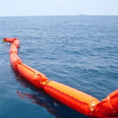 Boom de contention d'huile de caoutchouc en mousse de barrière flottante en PVC Port de contenant personnalisé / lac / boom pétrolier offshore