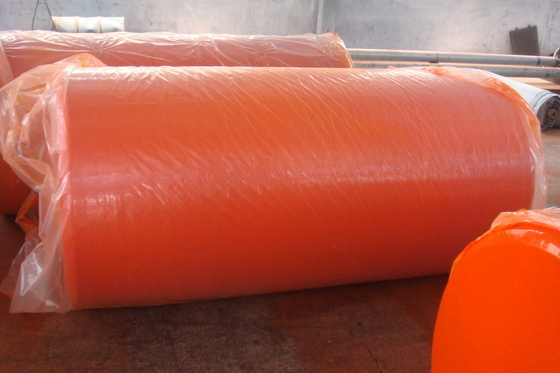 Fender en caoutchouc rempli de mousse marine en polyuréthane élastomère pour bateau et quai