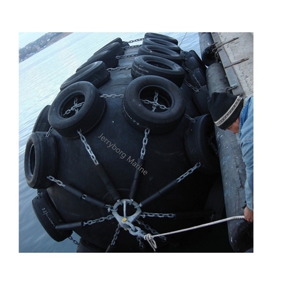 Des débardeurs pneumatiques flottants gonflables de type Yokohama avec filet de chaîne de pneus