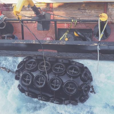 Amortisseur en caoutchouc pneumatique durable d'UE Yokohama pour le bateau amarrant à quai accouplant le tampon