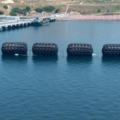 Bride de l'ABS Q235 80Kpa Marine Rubber Bumper pour des transporteurs de gaz accouplant le pare-chocs