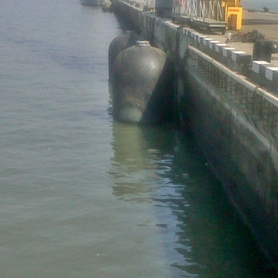 Sous-marin d'absorption de haute énergie flottant l'amortisseur pneumatique hydraulique